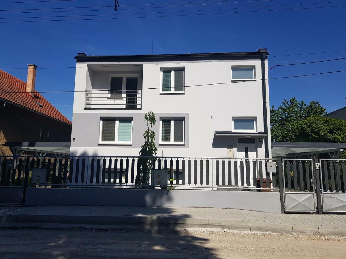 Vip Apartmany Zabnik Prievidza Bagian luar foto