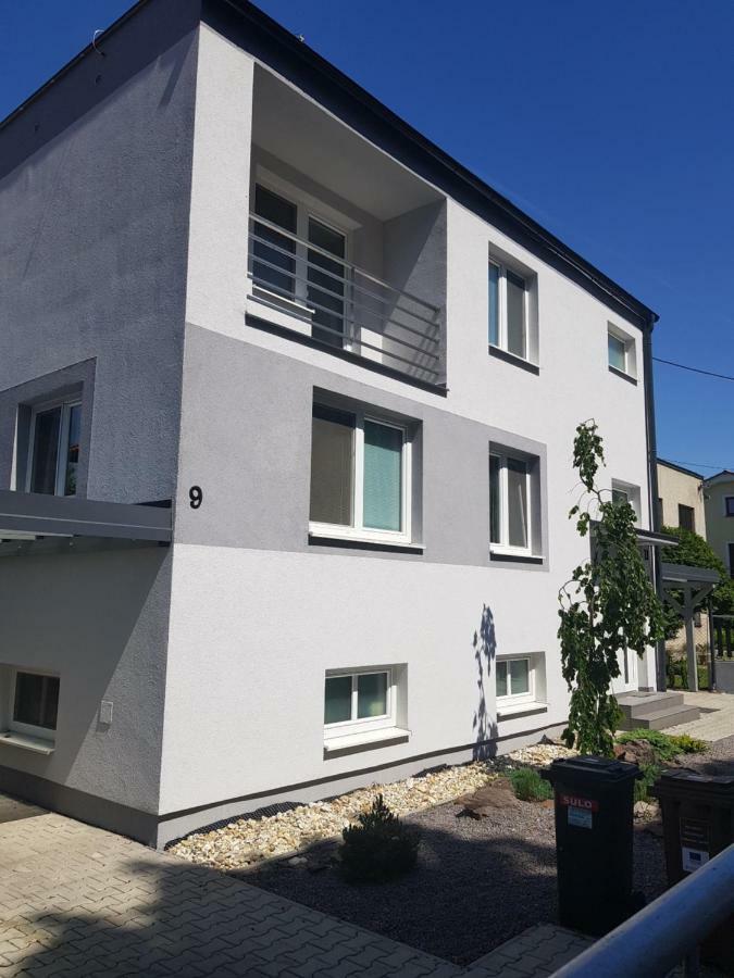 Vip Apartmany Zabnik Prievidza Bagian luar foto